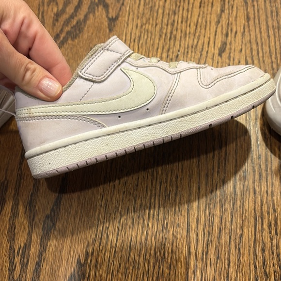 Nike toddler lavender sneakers - Picture 5 of 8